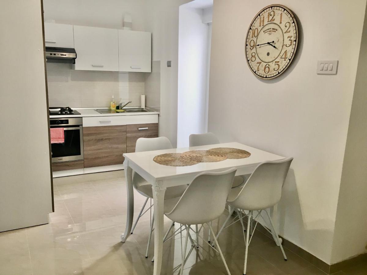 Apartments Eni & Dani Pula Ngoại thất bức ảnh