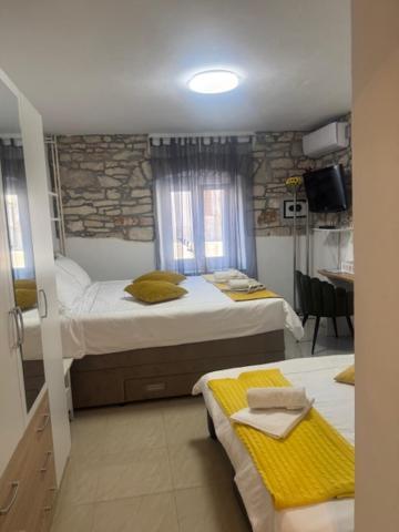 Apartments Eni & Dani Pula Ngoại thất bức ảnh